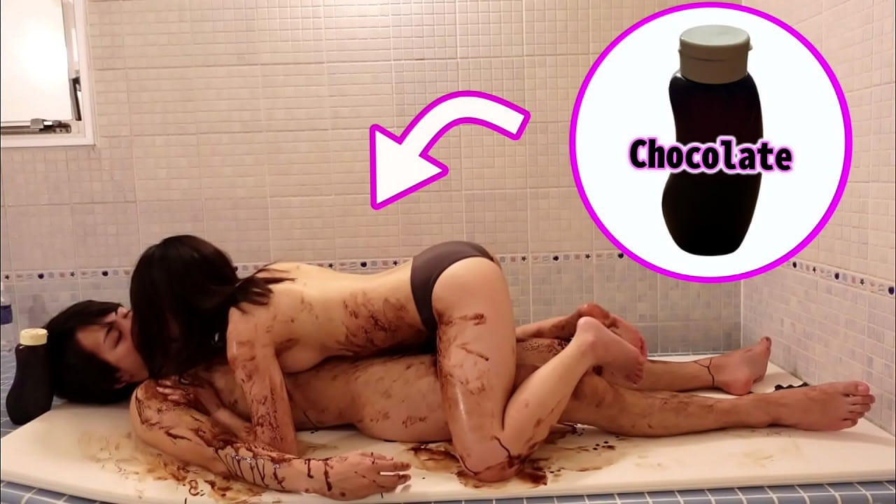 Chocolate slick sex in the bathroom on valentine's day - Japanese young couple's real orgasm