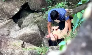 Vào rừng phát hiện cặp đôi đang chịch nhau cực dâm